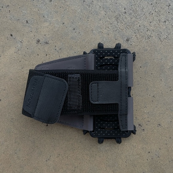 Cell Phone Running Armband - Detachable & 360° Rotatable Universal Arm Band - Picture 10 of 11